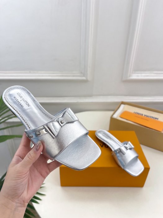 Шлепанцы фото 5