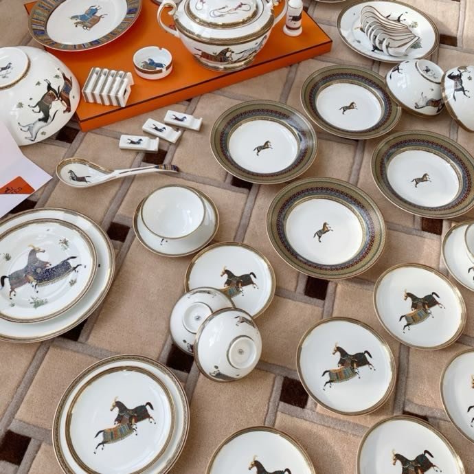 Набір порцелянової посуду з 58 предметів на 10 персон фото 2