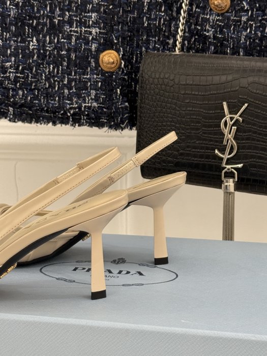 Босоножки фото 6