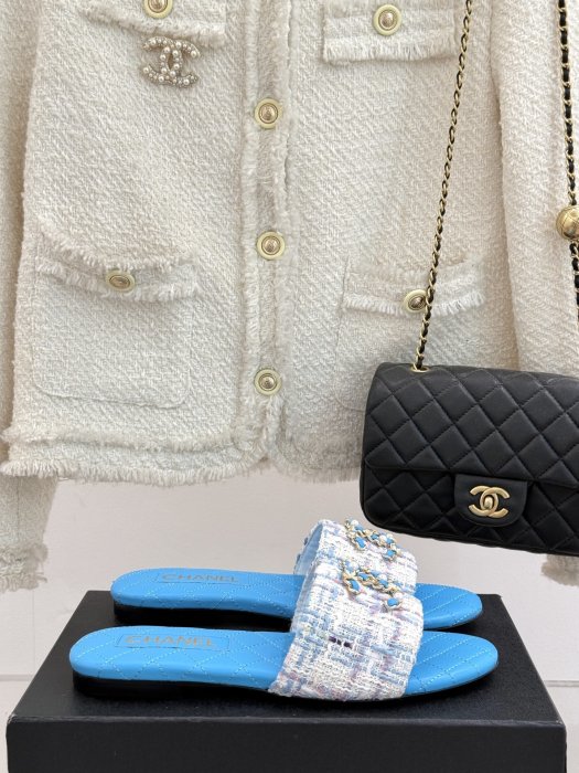 Шлепанцы женские