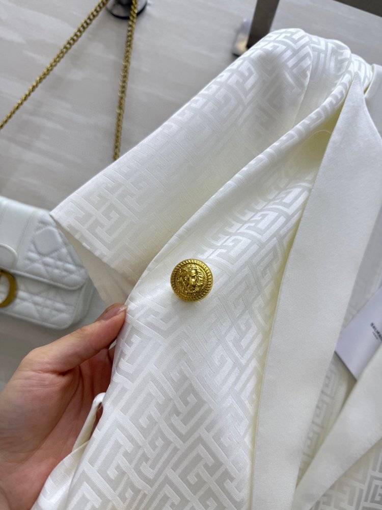 Платье с короткими рукавами и костюмным воротником фото 8