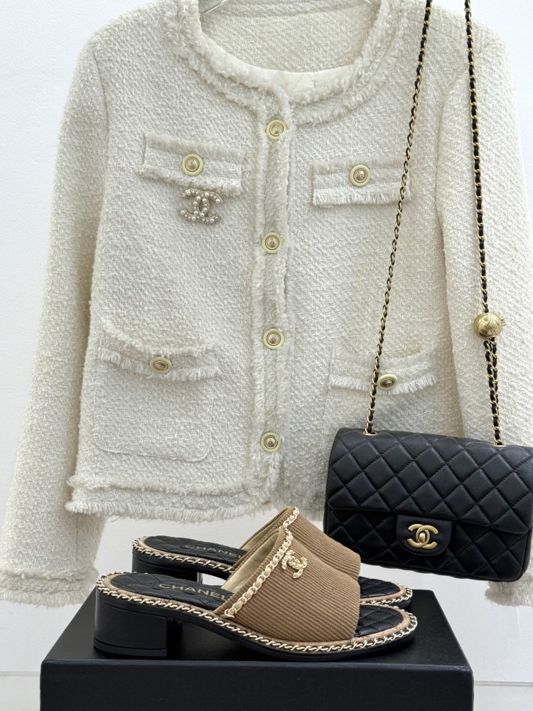 Шльопанці жіночі