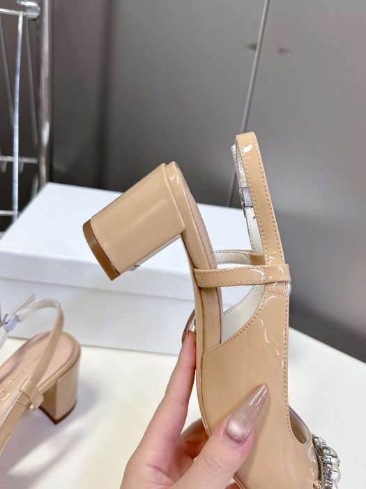 Босоножки фото 7