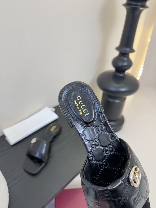 Шлепанцы фото 8