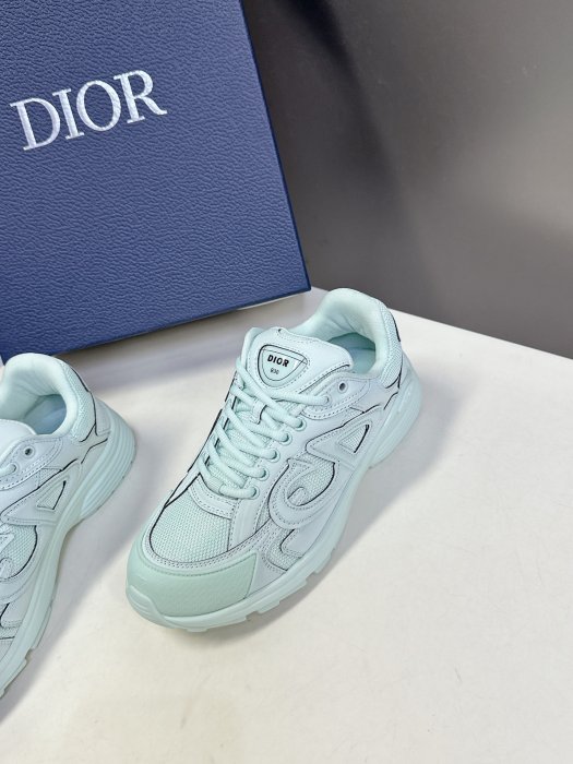 Кроссовки фото 3