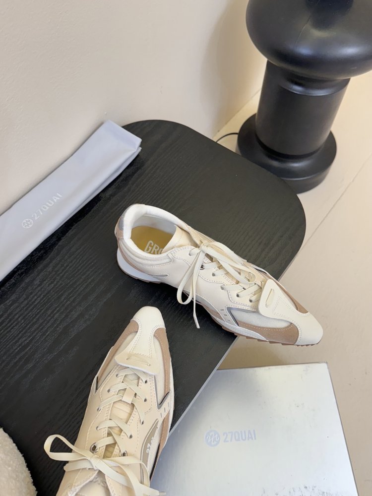 Кросівки жіночі фото 4