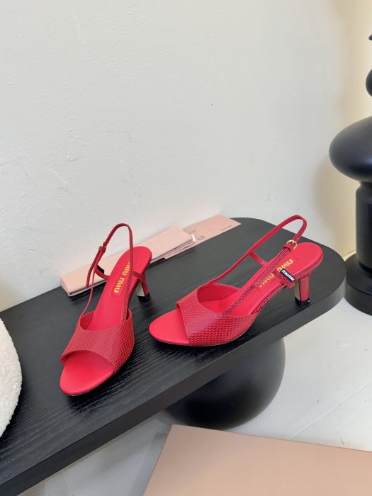 Босоножки фото 3