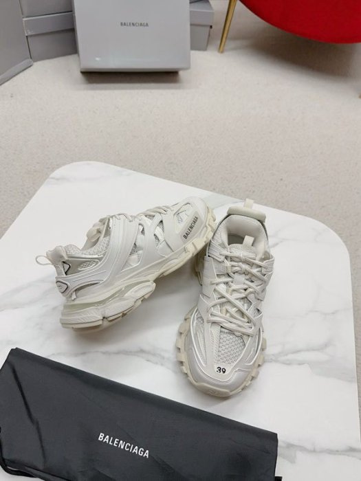 Sneakers Balenciaga фото 4