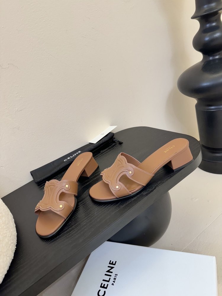 Шлепанцы женские фото 3