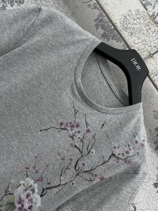 Футболка женская фото 2