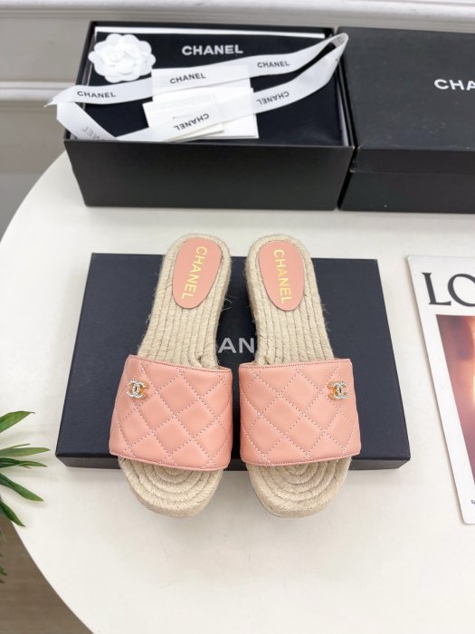 Шлепанцы женские