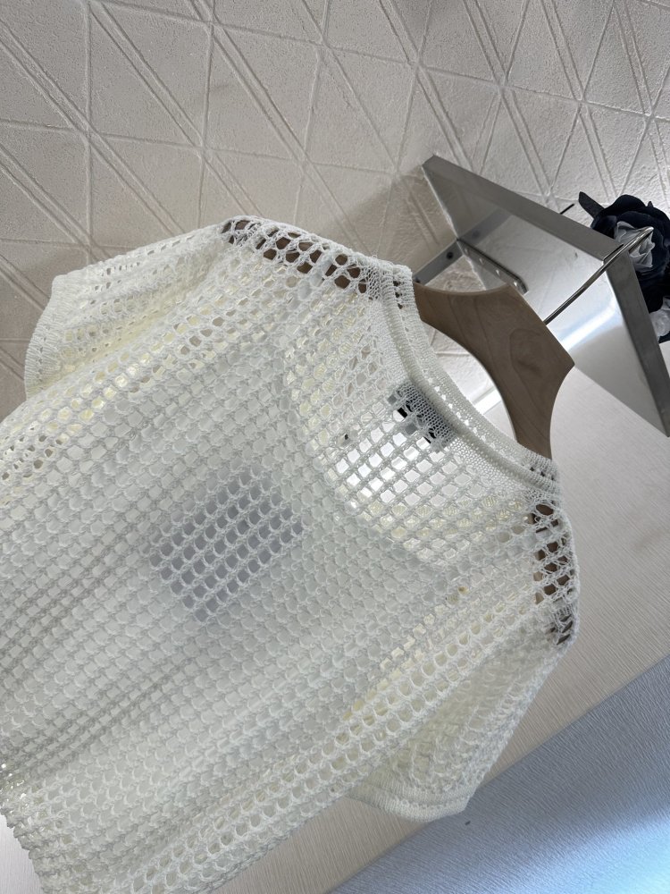 Футболка жіноча фото 4