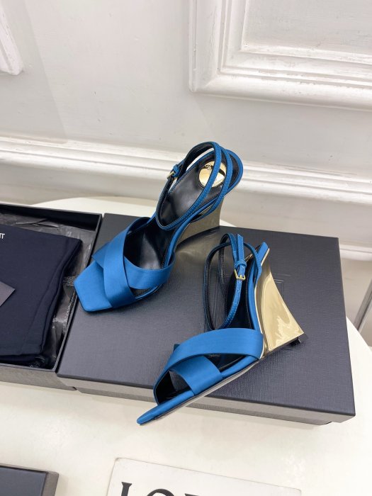 Босоножки фото 5