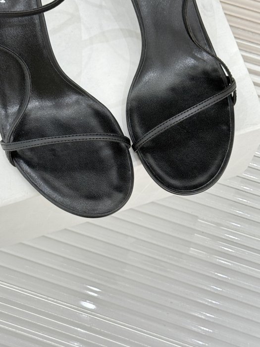 Босоножки фото 7