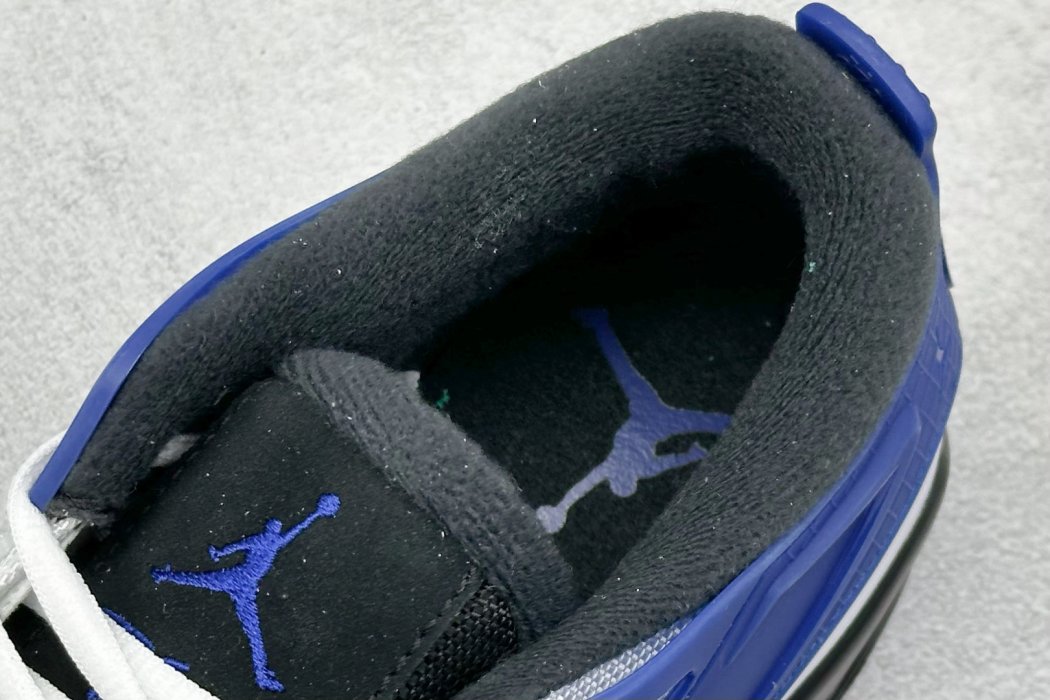 Кроссовки Nike Air Jordan 4 Retro фото 8