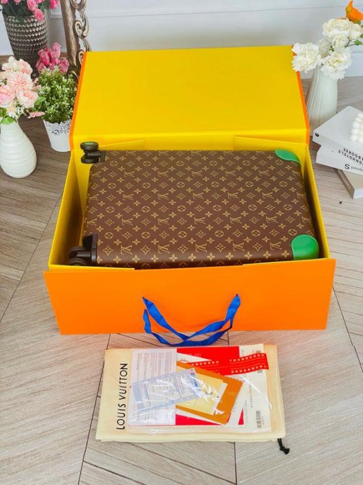 Чемодан Horizon 55 для ручной клади 38х55х21 см фото 3