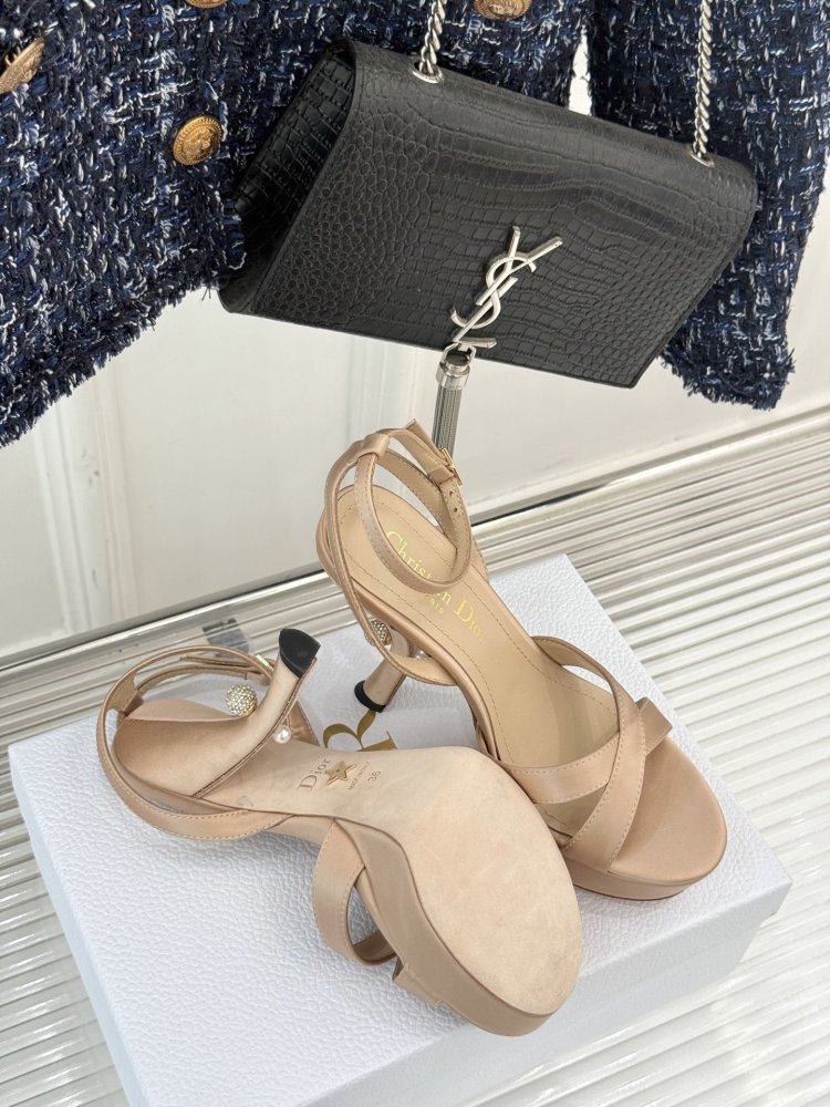 Босоножки фото 9