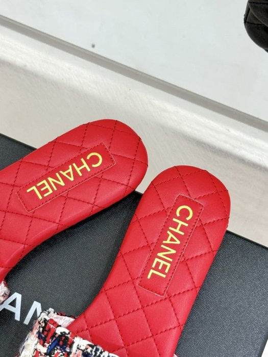 Шлепанцы женские фото 8