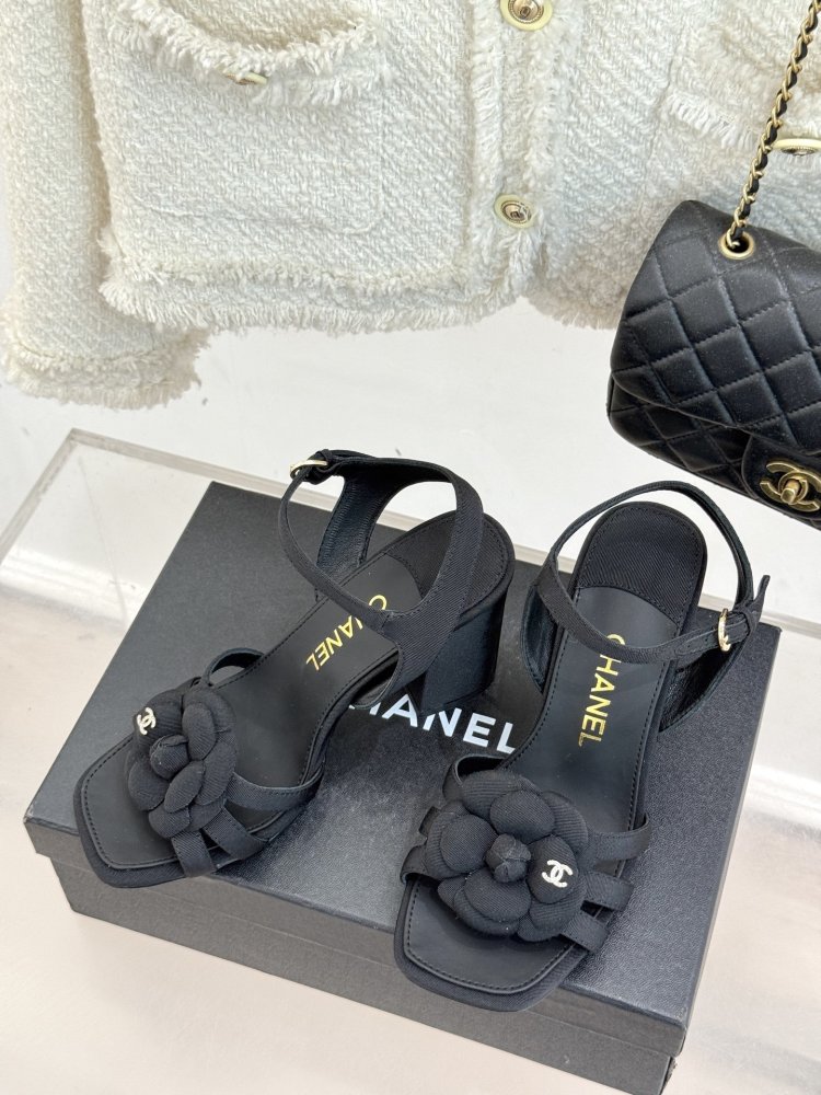 Босоножки фото 2