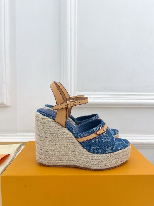 Босоножки фото 2