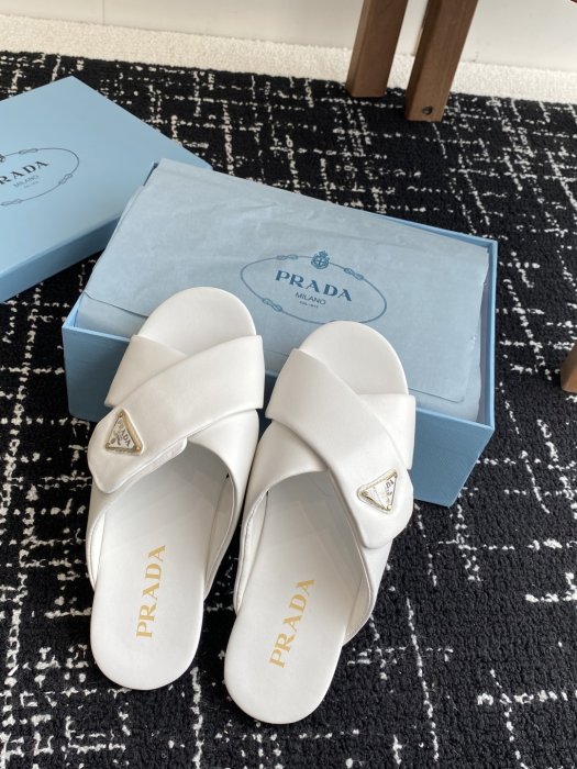 Шлепанцы фото 4