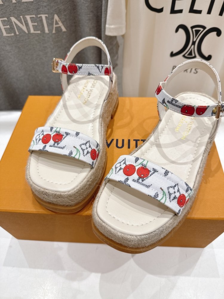 Sandals women's фото 7