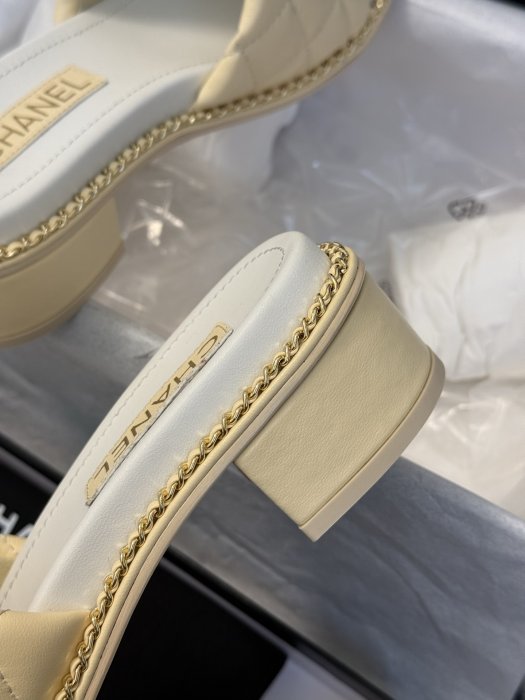 Шлепанцы фото 7