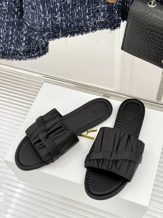 Шлепанцы фото 2