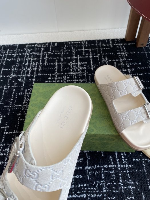 Шлепанцы фото 8