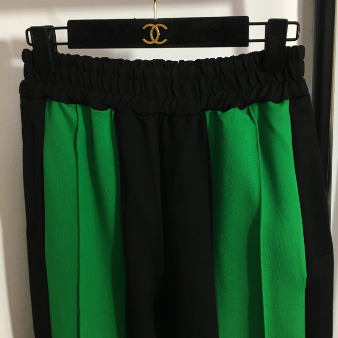 Черно-зеленые штаны фото 2
