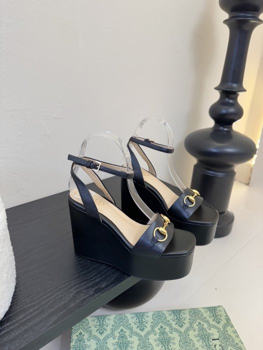 Босоножки фото 2