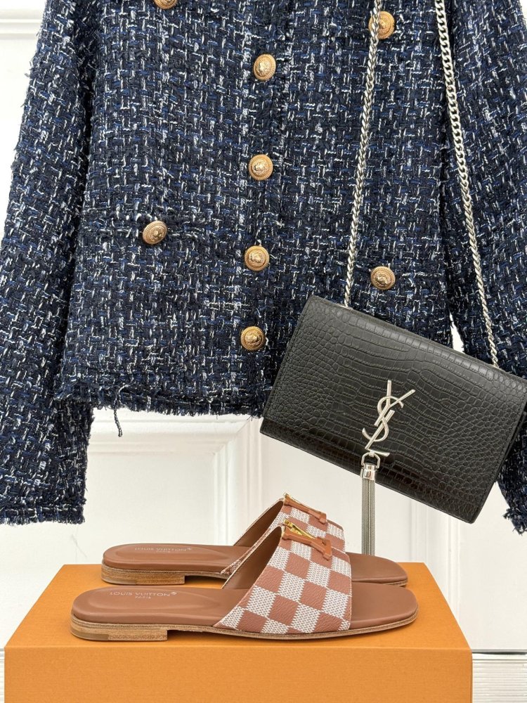 Шлепанцы женские