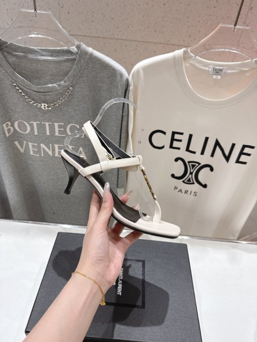 Босоножки фото 5