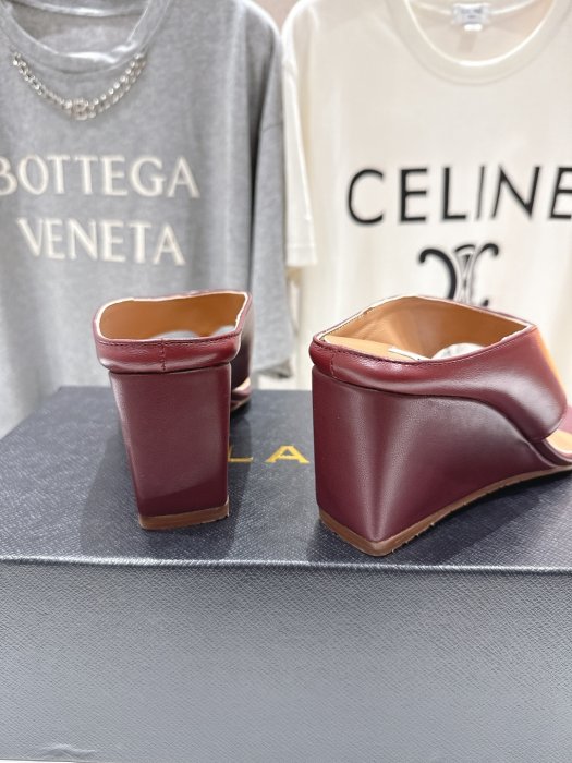 Босоножки фото 8