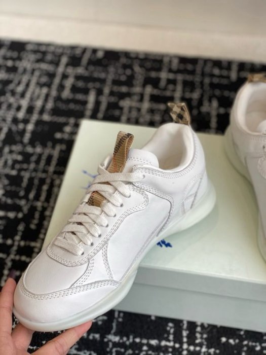 Кросівки фото 3