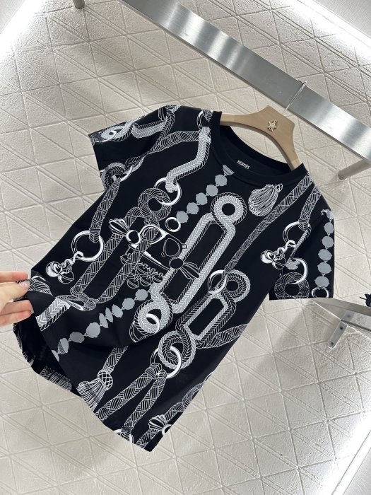 T-shirt women's фото 6