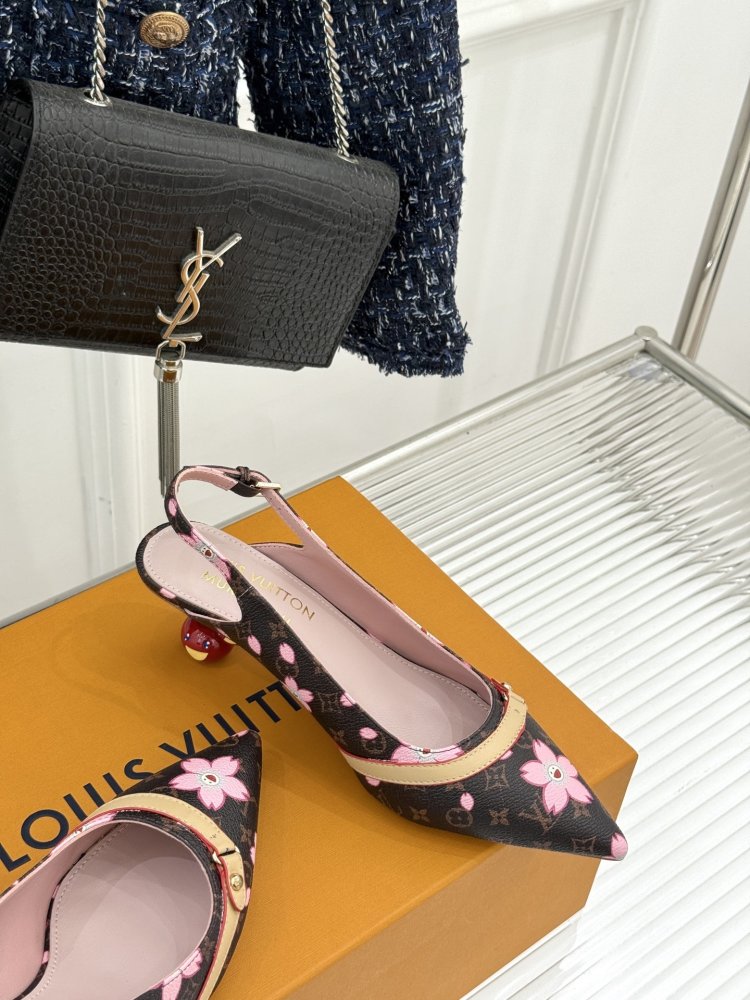 Босоножки фото 5