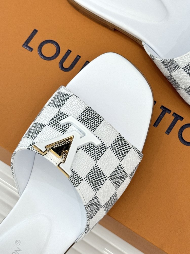 Шлепанцы женские фото 7