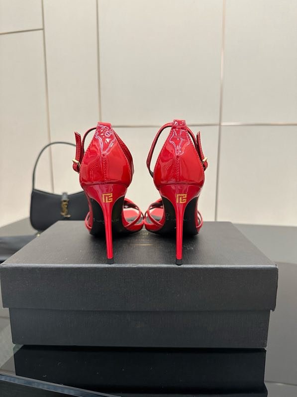 Sandals on high heel фото 5