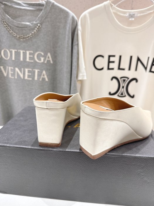 Босоножки фото 8