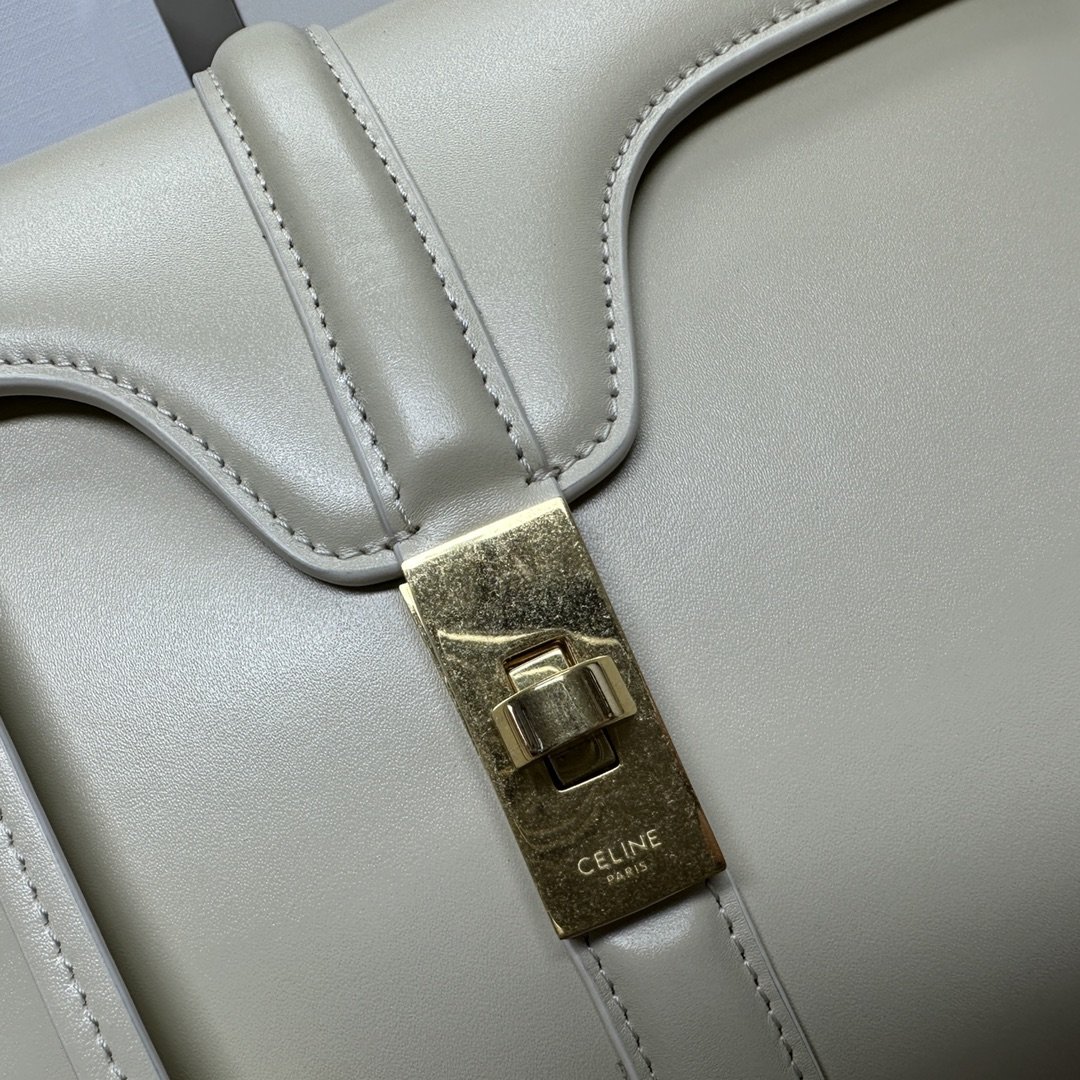 Сумка женская BAG IN SATINY CALFSKIN LIMESTONE фото 5