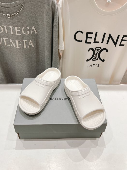 Шлепанцы фото 2