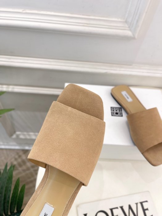 Шльопанці жіночі фото 7