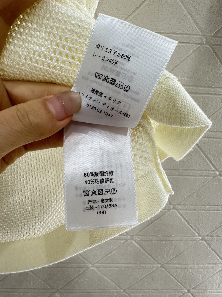 Футболка жіноча фото 9