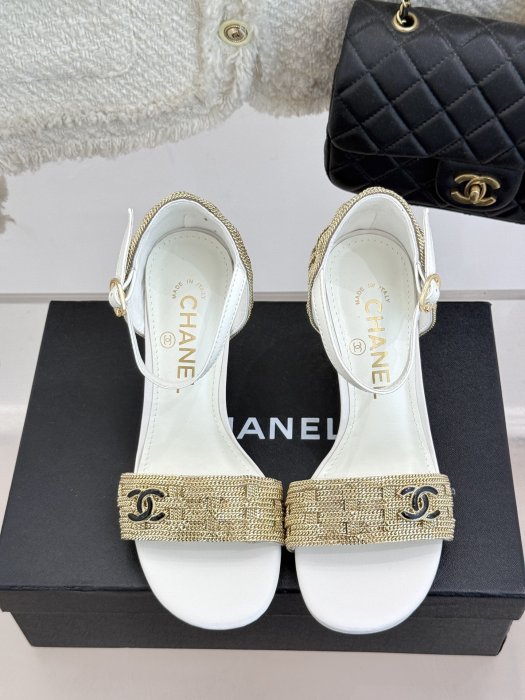 Босоножки фото 4