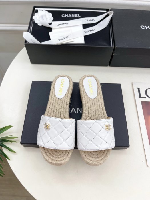 Шлепанцы женские