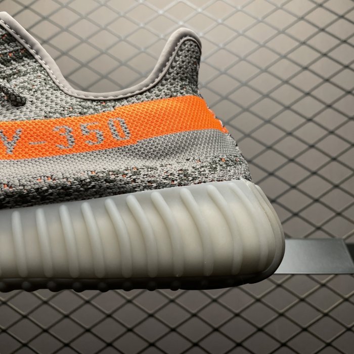 Кроссовки Yeezy Boost 350V2 фото 4