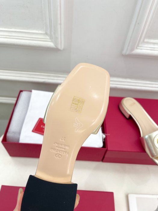 Босоножки фото 9