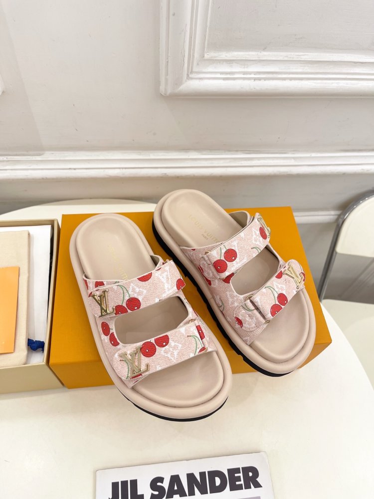 Шльопанці жіночі фото 4