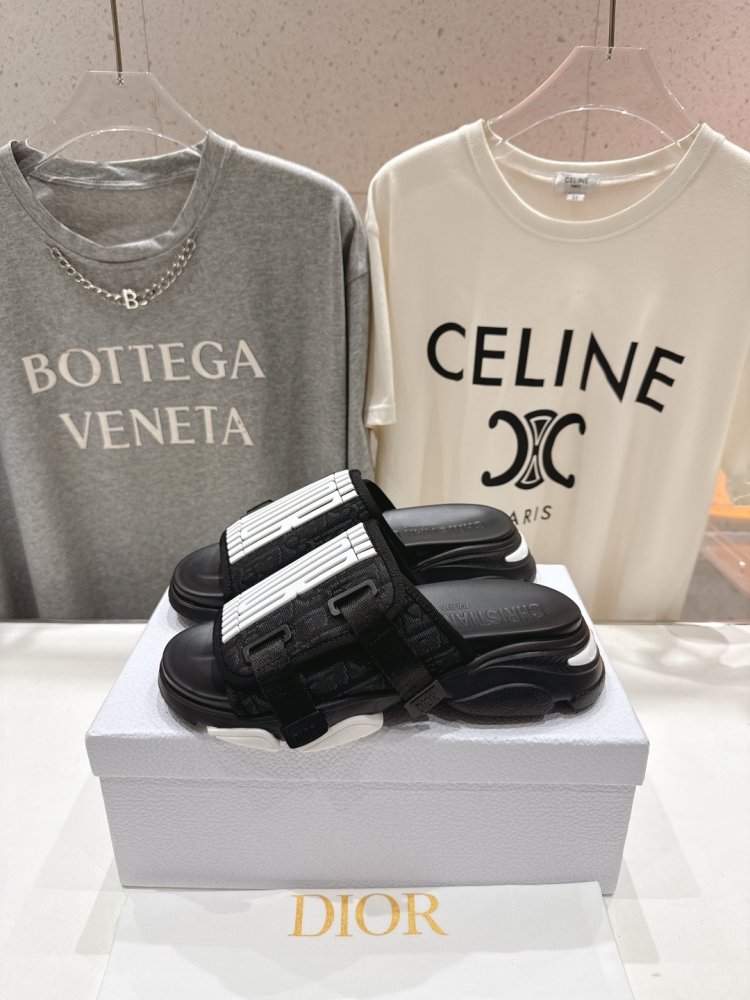 Шлепанцы женские фото 3